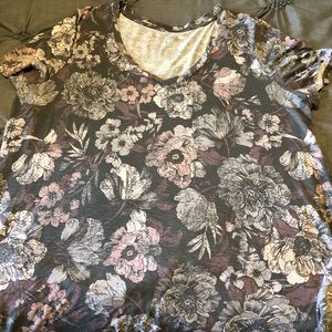 Maurice’s Grey and Pink Floral T-shirt